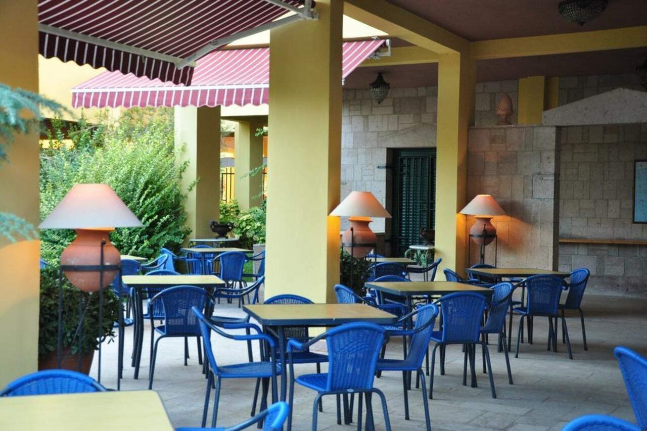 Palm Court Suites Ayvalik Exterior foto