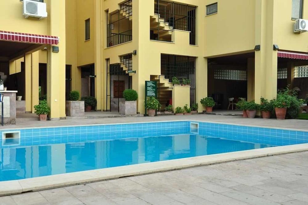 Palm Court Suites Ayvalik Exterior foto