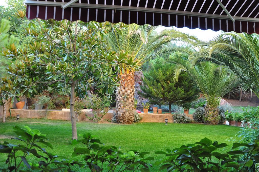 Palm Court Suites Ayvalik Exterior foto