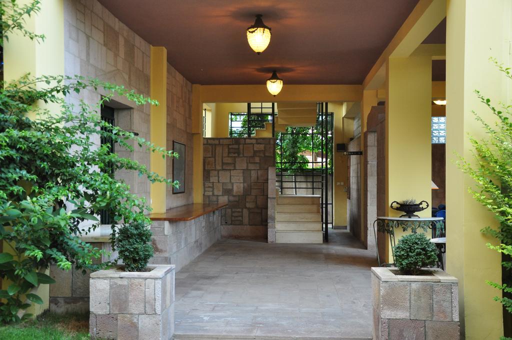 Palm Court Suites Ayvalik Exterior foto