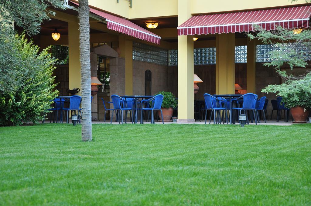 Palm Court Suites Ayvalik Exterior foto