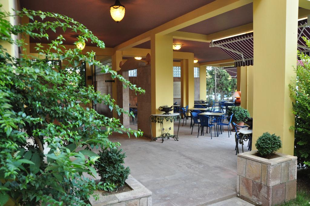 Palm Court Suites Ayvalik Exterior foto