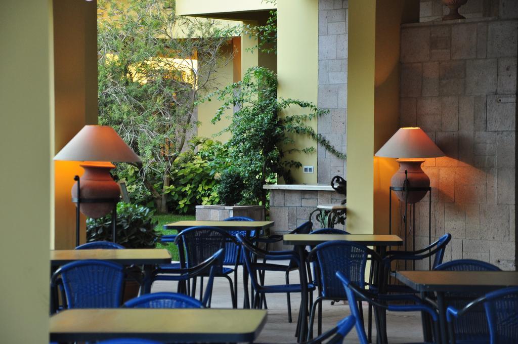 Palm Court Suites Ayvalik Exterior foto