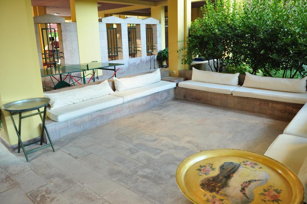 Palm Court Suites Ayvalik Exterior foto