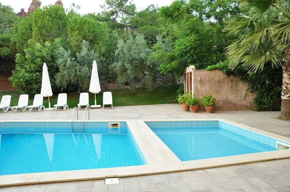 Palm Court Suites Ayvalik Exterior foto