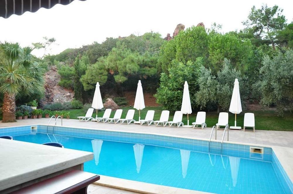Palm Court Suites Ayvalik Exterior foto