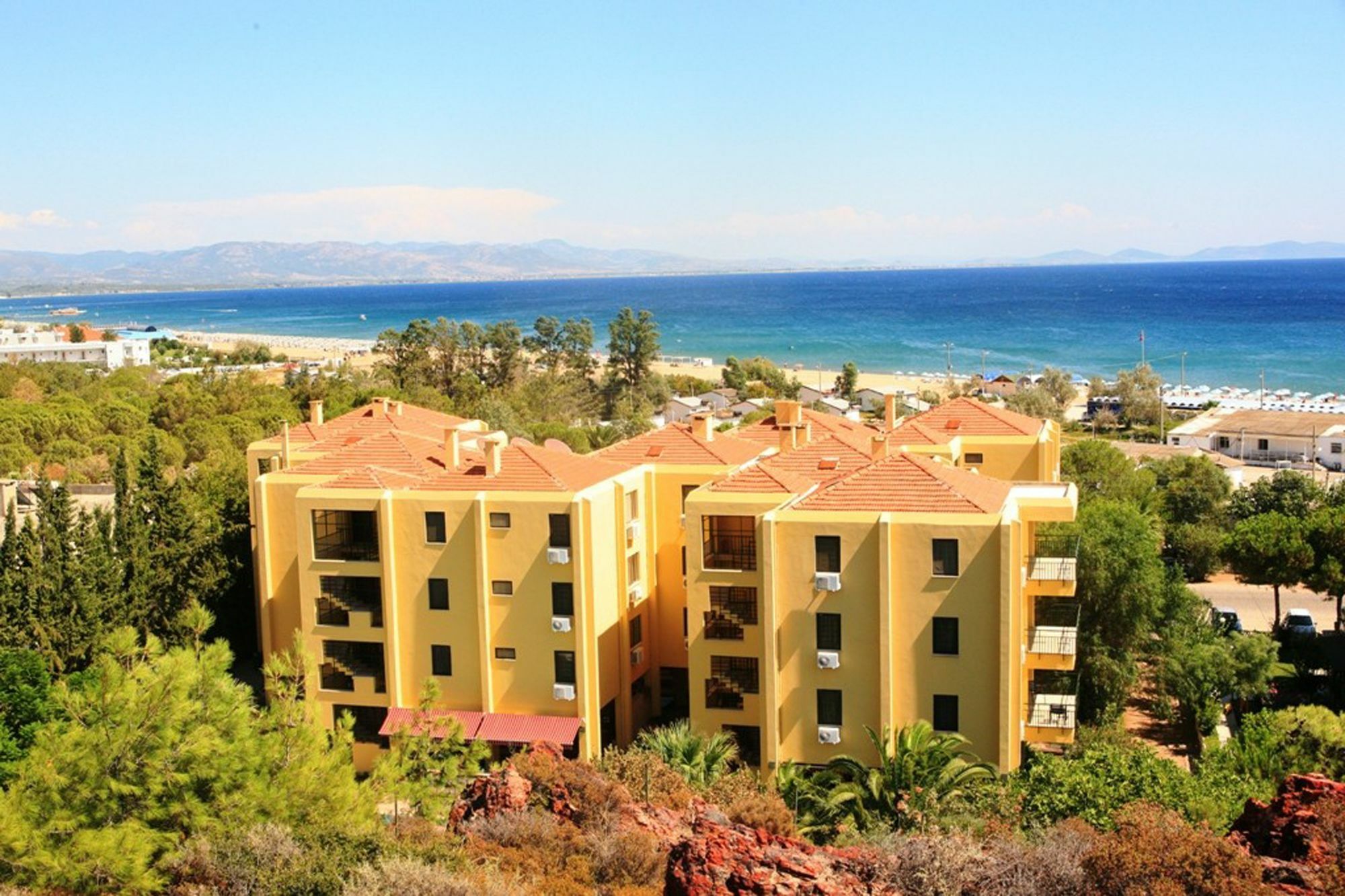Palm Court Suites Ayvalik Exterior foto